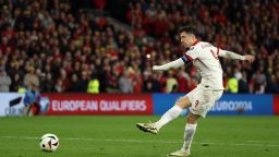 CARDIFF, WALES - MARCH 26: Robert Lewandowski of Poland scores the opening spot kick in the penalty shoot out during the UEFA EURO 2024 Play-Offs semifinal match between Wales and Poland/Estonia at Cardiff City Stadium on March 26, 2024 in Cardiff, Wales. (Photo by Richard Heathcote/Getty Images) (Photo by Richard Heathcote/Getty Images)